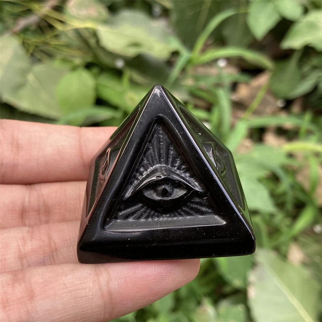 Pirámide de orgón de obsidiana de Olivenorma, decoración con piedras preciosas 