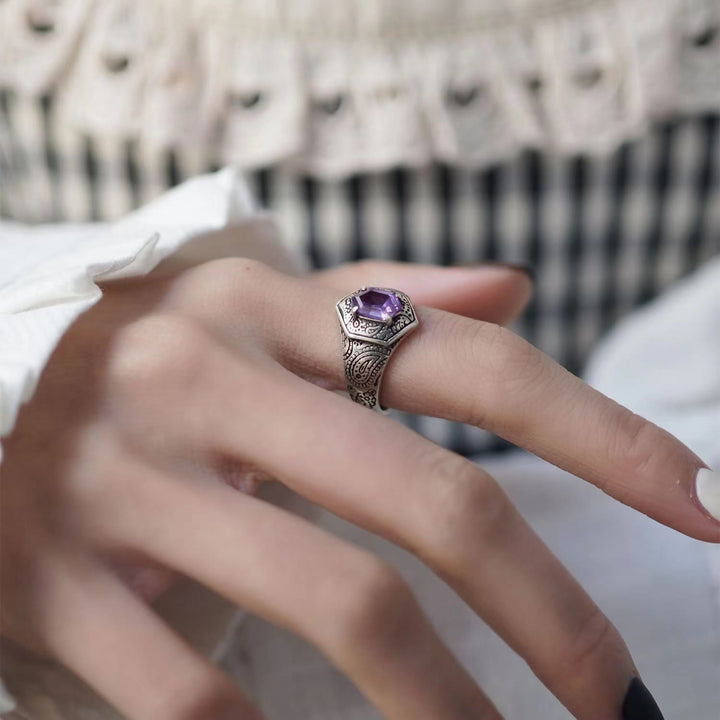 Anillo de amatista con diseño paisley de Olivenorma