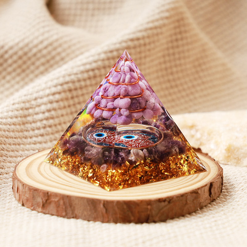 Pirámide de orgón de protección Hamsa de amatista y jade morado de Olivenorma