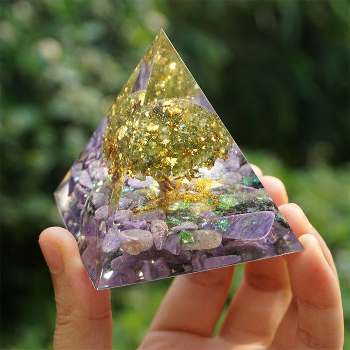 Pirámide de orgón de charoita y peridoto del árbol de la vida de Olivenorma 