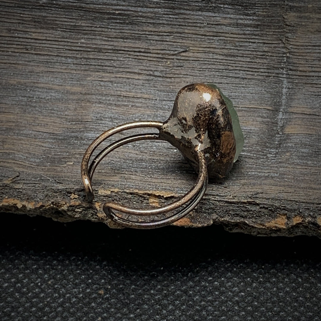 Anillo ajustable con doce piedras de nacimiento de piedra irregular natural en bruto de Olivenorma 