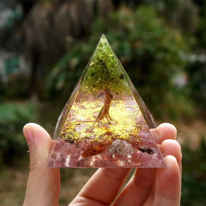 Pirámide de orgón de cuarzo fresa y peridoto con forma de árbol de la vida de Olivenorma