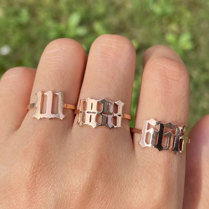 Anillo de la suerte minimalista con número angelical