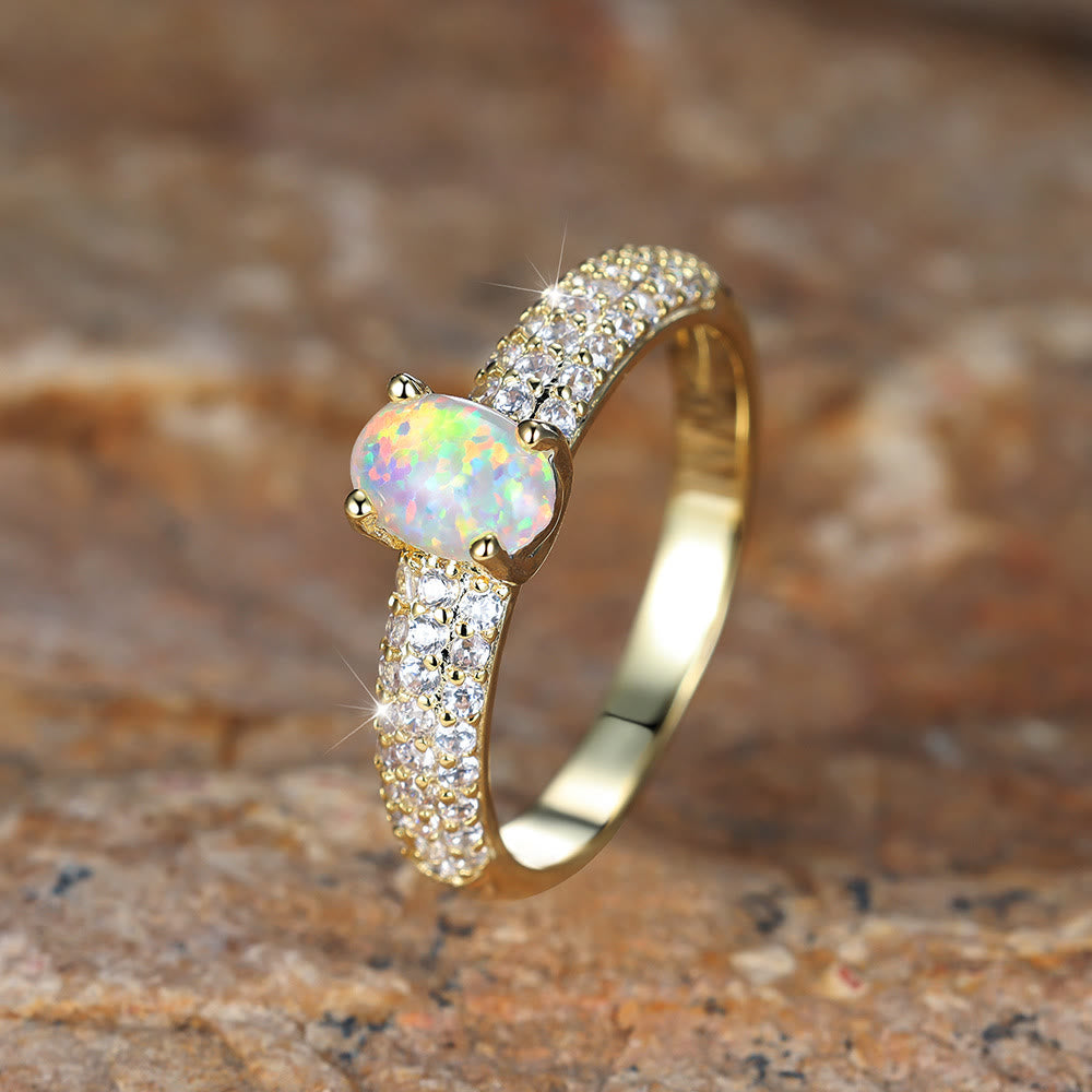 Anillo con borde de circonita y ópalo redondo "Shiny Elegance" de Olivenorma