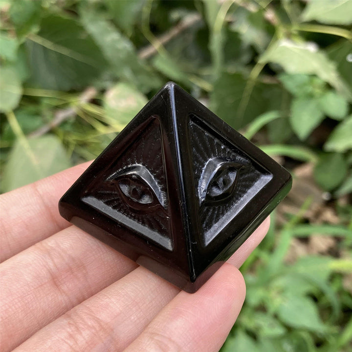 Pirámide de orgón de obsidiana de Olivenorma, decoración con piedras preciosas 