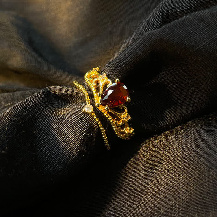 Anillo ajustable con modelado de corona de granate de Olivenorma 