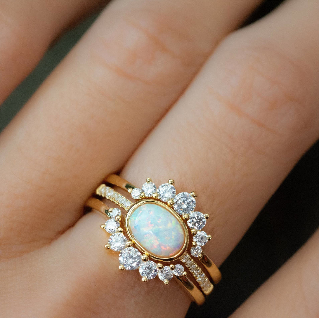 Anillo apilable de tres capas con ópalo de Olivenorma 