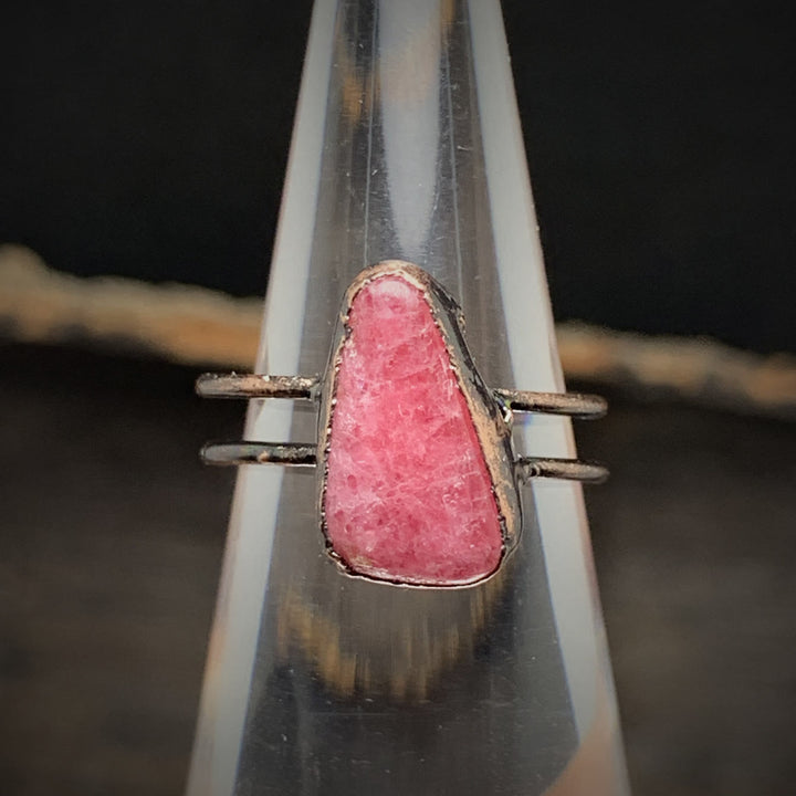 Anillo ajustable con doce piedras de nacimiento de piedra irregular natural en bruto de Olivenorma 